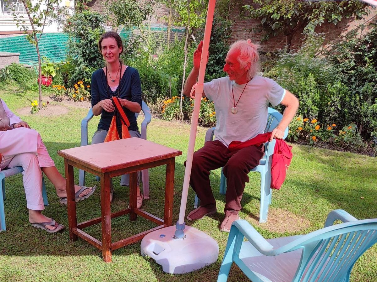 The Clover Inn Srinagar  Luaran gambar