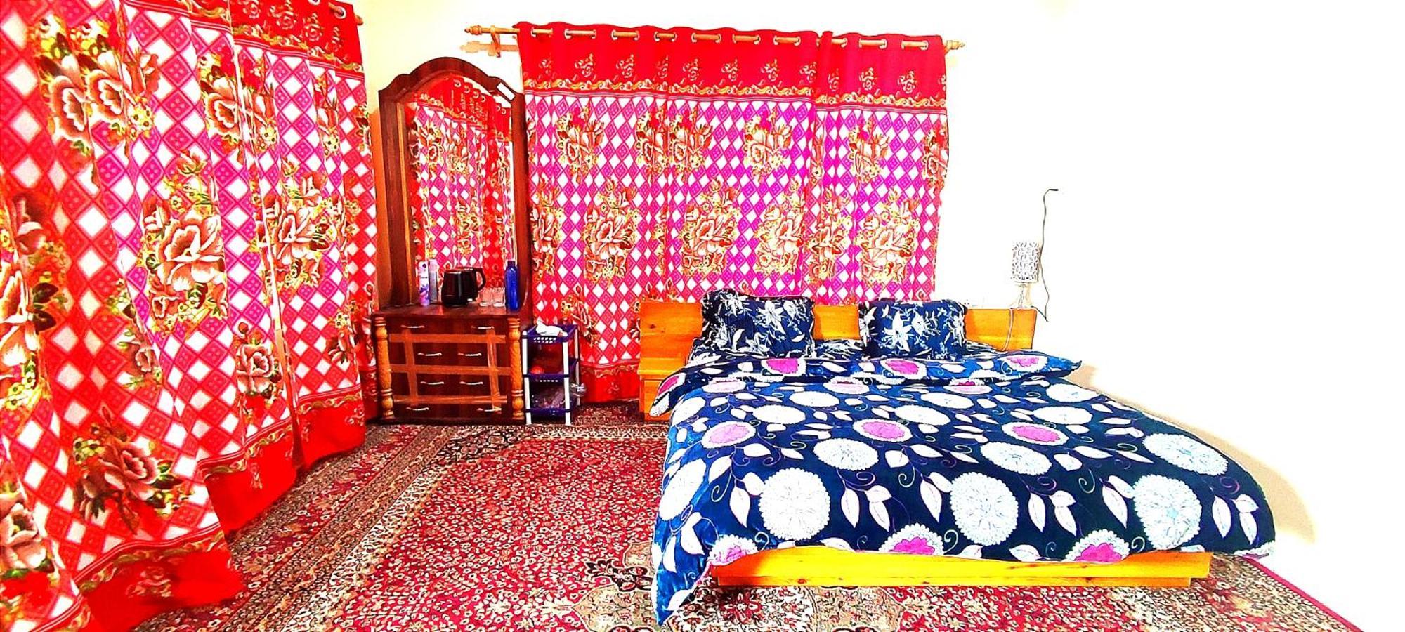 The Clover Inn Srinagar  Luaran gambar