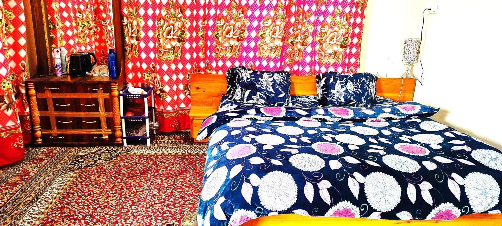The Clover Inn Srinagar  Luaran gambar