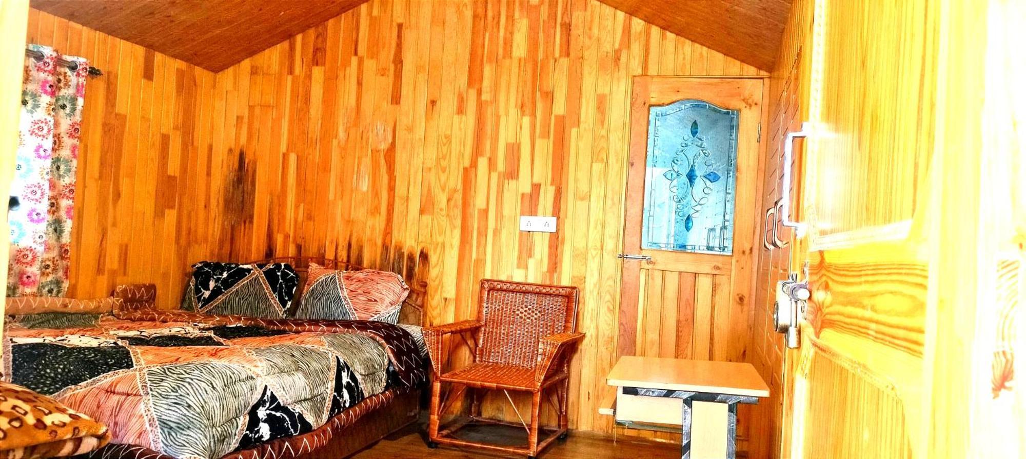 The Clover Inn Srinagar  Luaran gambar