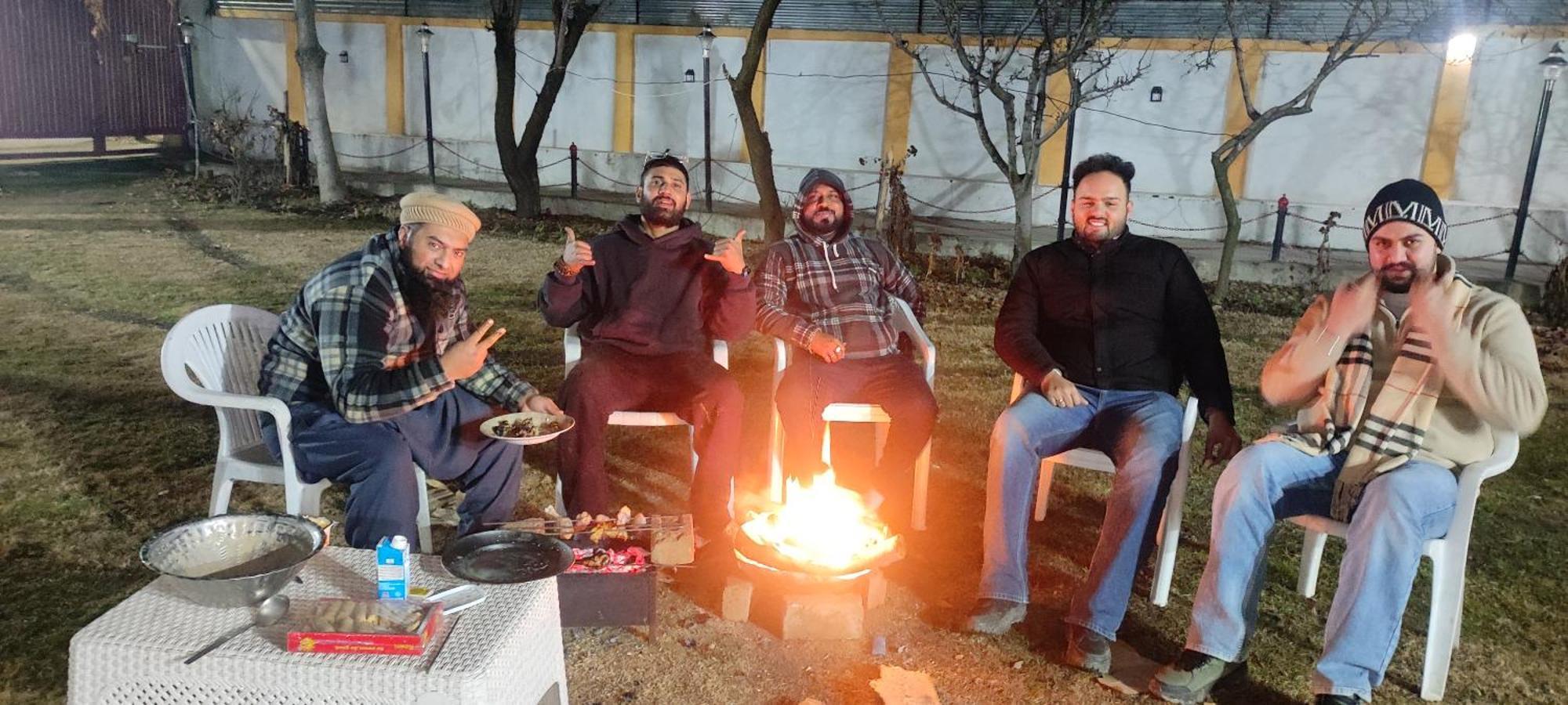 The Clover Inn Srinagar  Luaran gambar